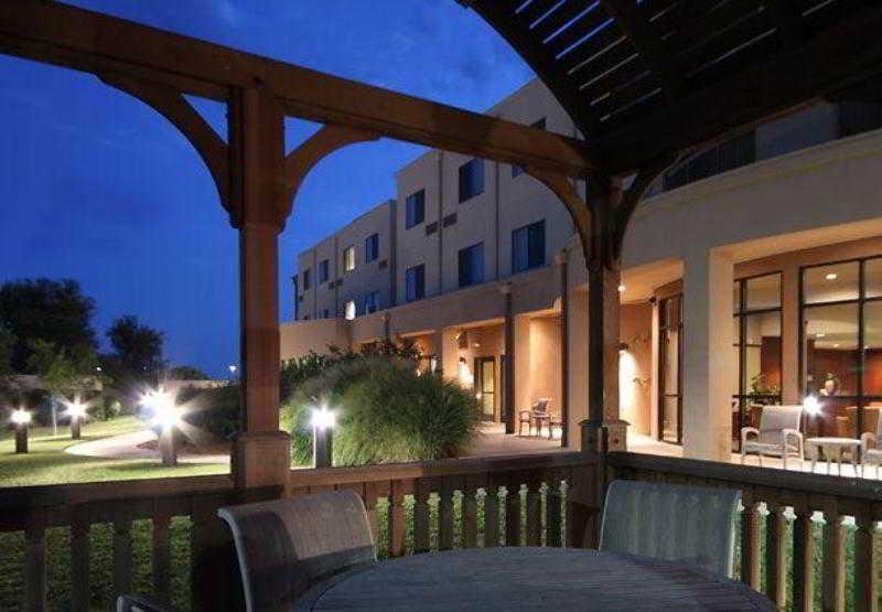 Отель Courtyard By Marriott Amarillo West/Medical Center Экстерьер фото